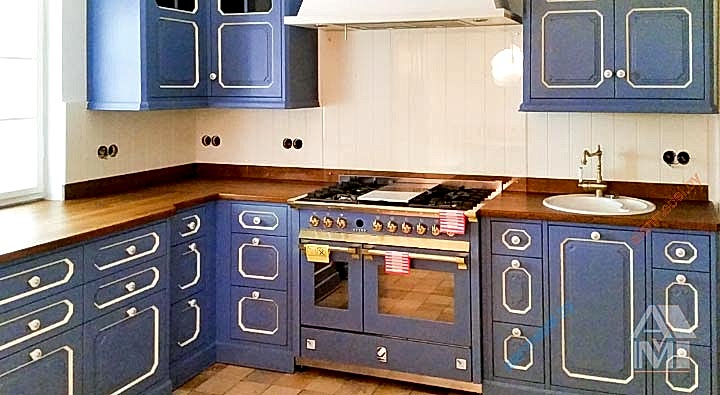 Синяя кухня
